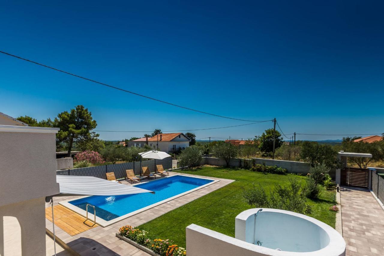 Kristina Holiday Home With Private Swimmingpool Visocane Екстериор снимка