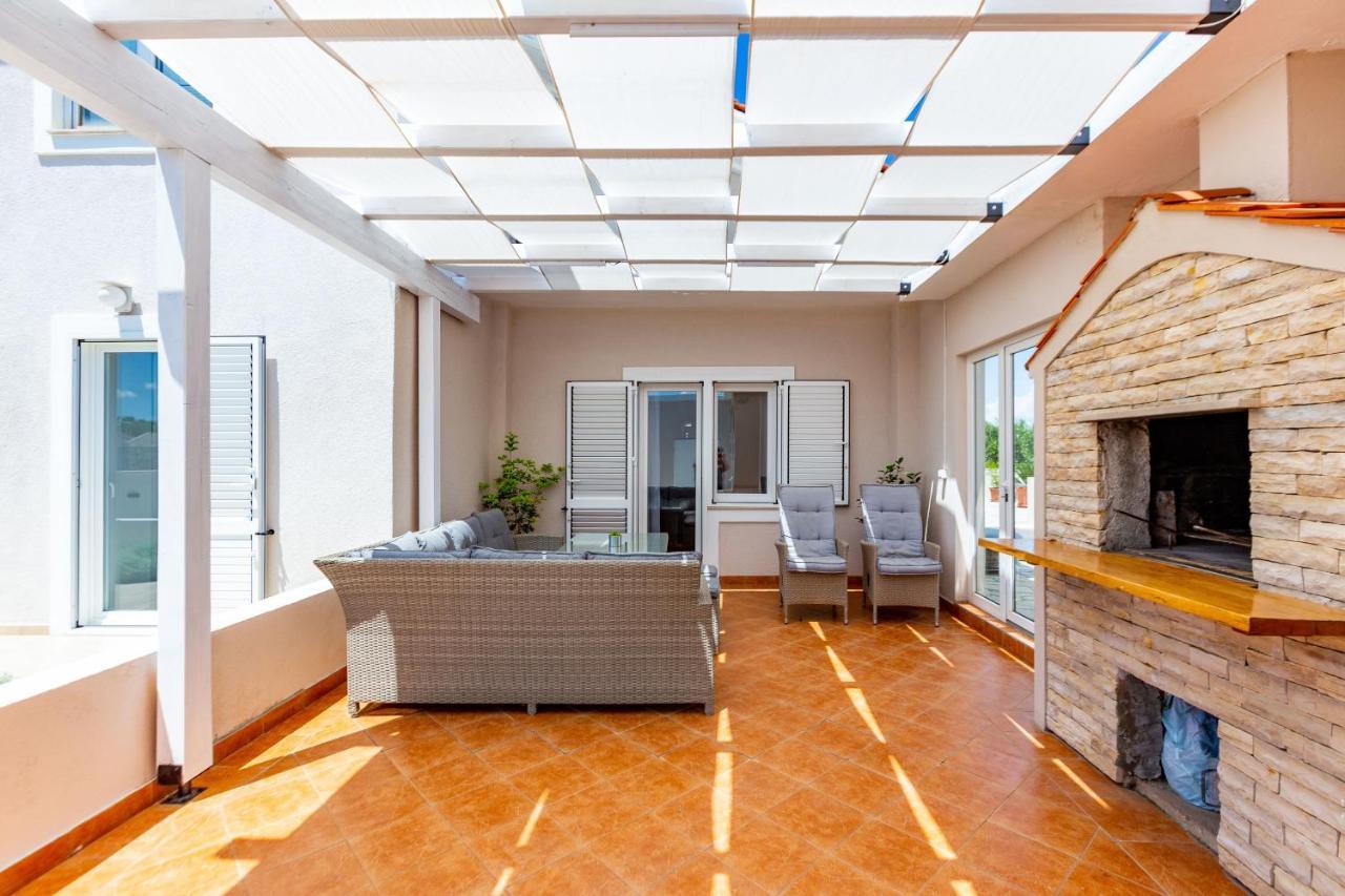 Kristina Holiday Home With Private Swimmingpool Visocane Екстериор снимка